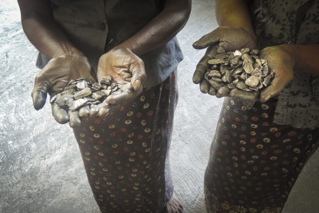 Sri Lankan Mine Workers Demand Better Pay as Graphite Companies Fall Behind Globally