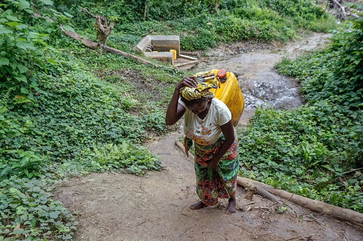 Water Scarcity Creates Hardship for DRC Community, But Some Find Opportunity Instead