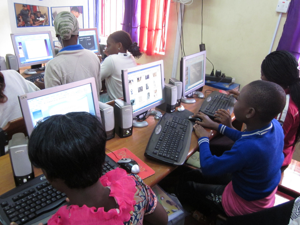 Women Strive to Close ICT Gender Gap in Nigeria